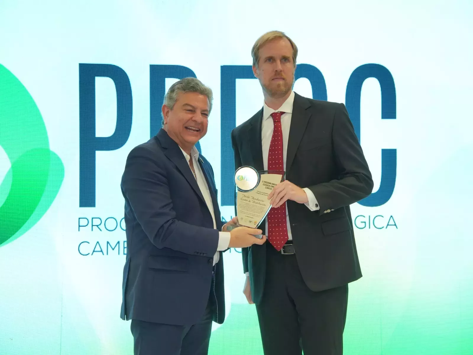 Nestlé Hondureña adquiere las Tres Estrellas del Programa Bandera Ecológica para el Cambio Climático