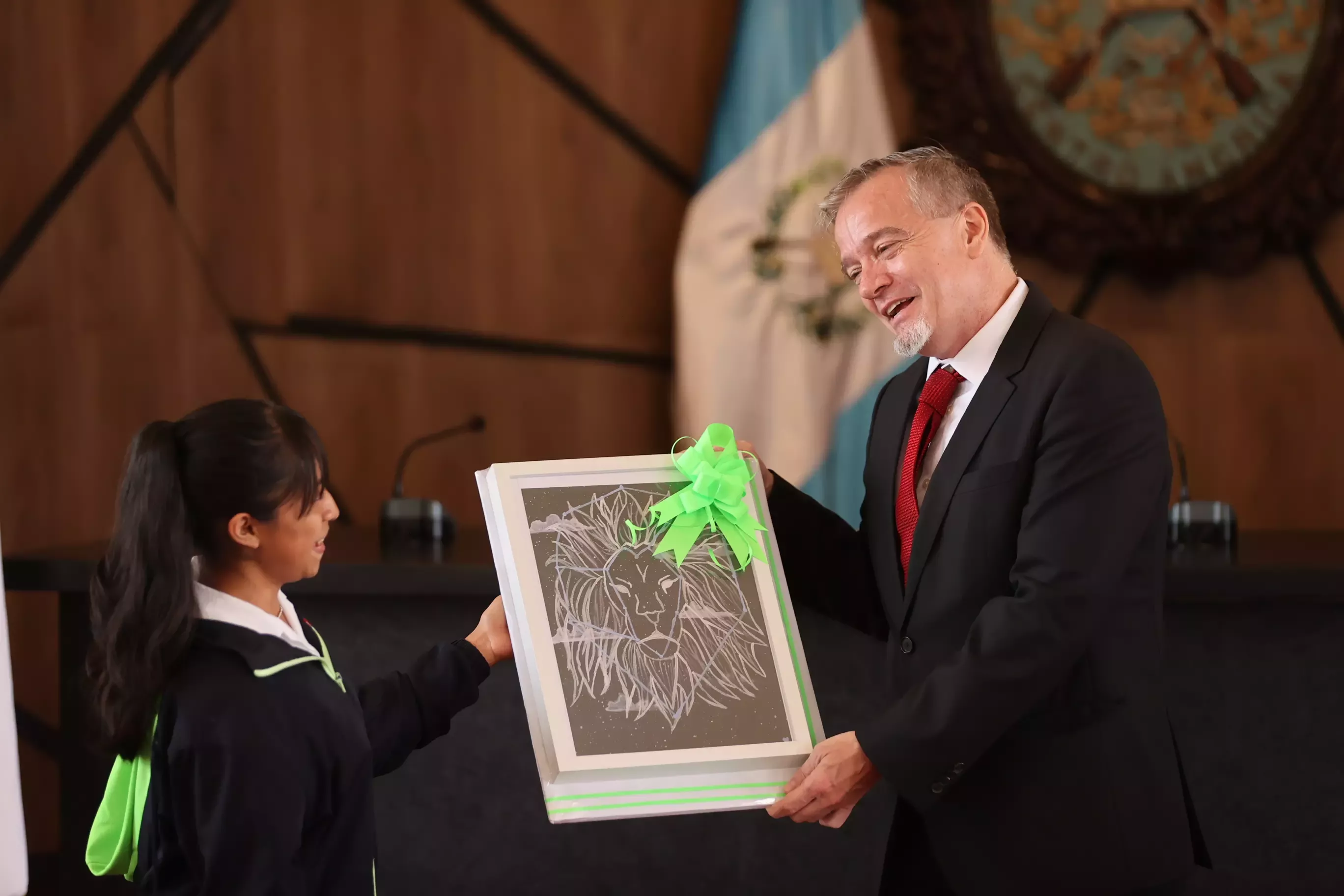 Donación de Patricio Astolfi, director general de Nestlé Guatemala