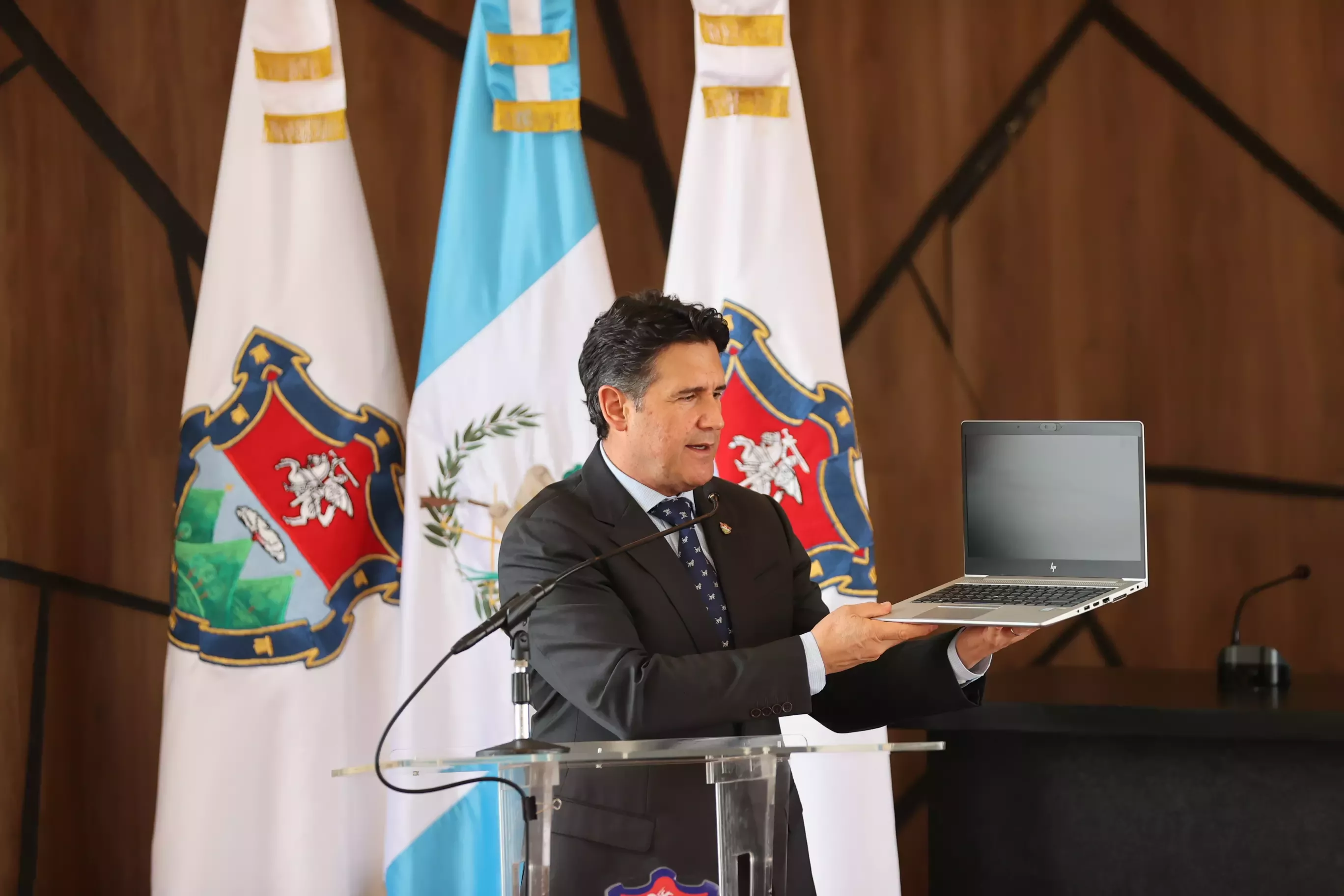 Alcalde Guatemala, Ricardo Quiñónez